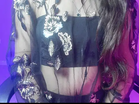 Snapshot of Isha_Lush chatting on 12/19/25, 05:31 Isha Lush online show from 12/19/25, 05:31