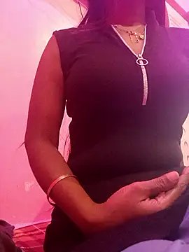 Snapshot of nehakapoor89 chatting on 12/19/25, 09:05 nehakapoor89 online show from 12/19/25, 09:05