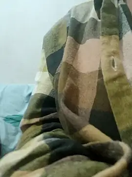 Snapshot of nehakapoor89 chatting on 12/20/25, 08:38 nehakapoor89 online show from 12/20/25, 08:38