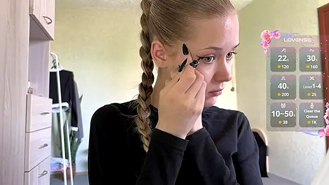 ZaidaSchwarten online show from 06/11/26, 07:17