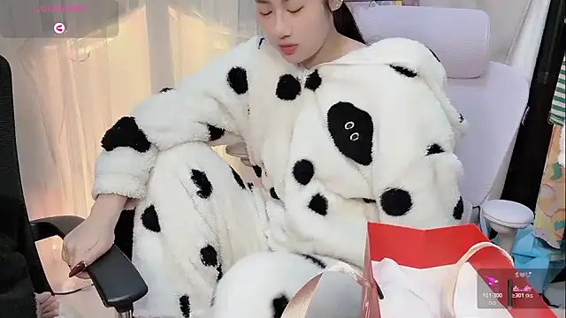 Yvonne-07 online show from 01/31/26, 09:13