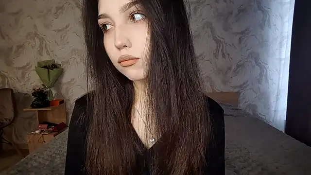 Qwami Amie online show from 04/21/26, 06:31