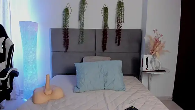 JulietaSnow online show from 04/29/26, 05:30