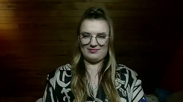 VanessaHard online show from 12/19/25, 09:55