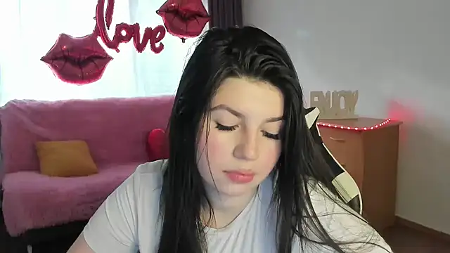 KisaModel online show from 04/18/26, 01:20