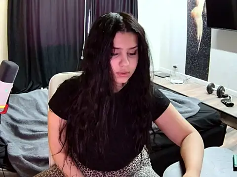 Snapshot of Nicole_Pars chatting on 02/24/26, 01:20 Nicole Pars online show from 02/24/26, 01:20