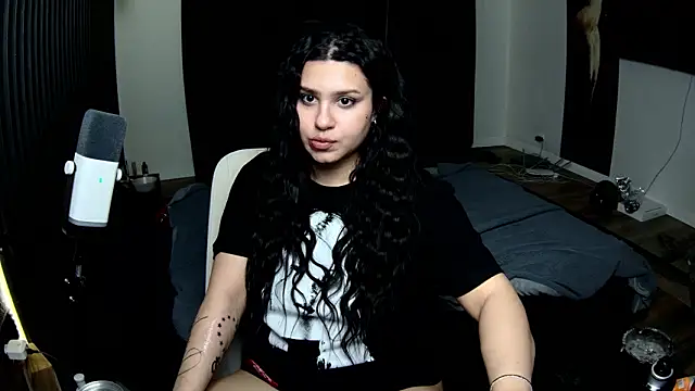 Snapshot of Nicole_Pars chatting on 03/05/26, 08:38 Nicole Pars online show from 03/05/26, 08:38