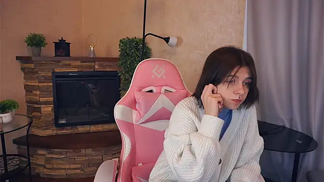 IleanaPishko online show from 12/16/25, 09:03