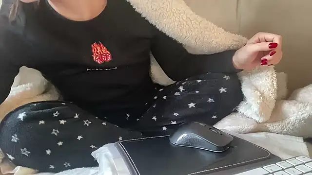 ijustturned18today online show from 12/22/25, 12:13