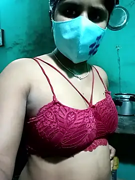 Snapshot of Cuple_masti72 chatting on 05/07/26, 07:58 Cuple masti72 online show from 05/07/26, 07:58