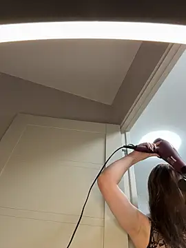 LucieBliss online show from 12/18/25, 12:33