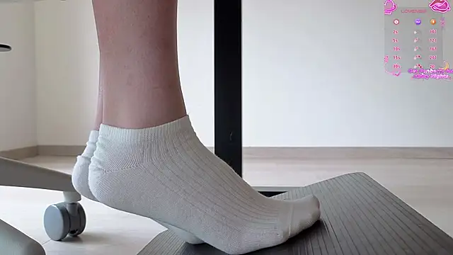 Feetbeth online show from 04/15/26, 04:25