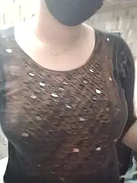 Snapshot of nosrat014 chatting on 01/14/26, 10:43 nosrat014 online show from 01/14/26, 10:43