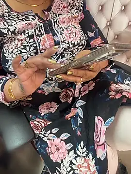 butterflyslay online show from 04/08/26, 04:07