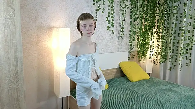 ViollaBloom online show from 12/14/25, 01:55