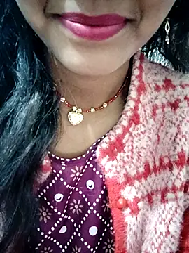 Aaisha 01 online show from 12/16/25, 06:40