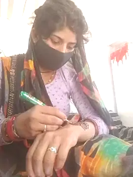 Aaisha 01 online show from 04/18/26, 07:34