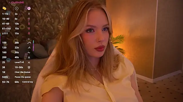 MollyyMayy online show from 05/17/26, 11:12