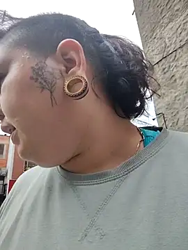 Divine Pouvoir online show from 02/25/26, 08:07