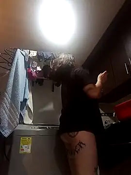 Divine Pouvoir online show from 04/16/26, 12:39