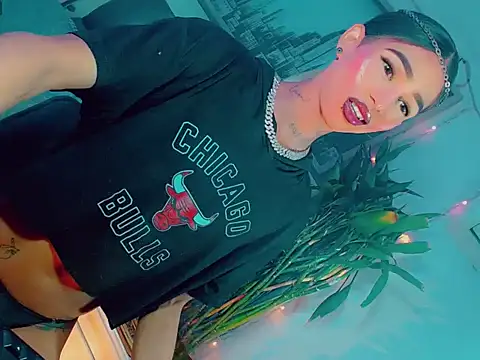 agathaferrer3 online show from 04/10/26, 12:32