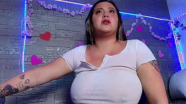 emma honey   online show from 12/17/25, 11:44