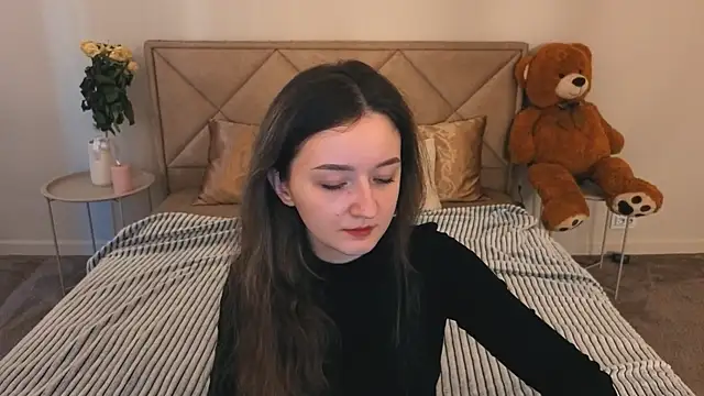 CyrenaLuxe online show from 03/24/26, 08:19