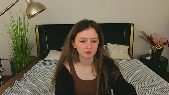 CyrenaLuxe online show from 03/29/26, 08:47