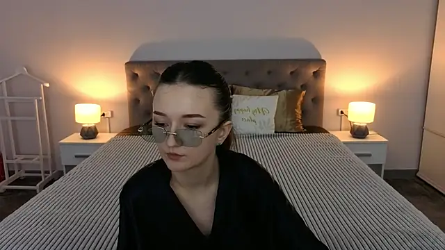 Snapshot of CyrenaLuxe chatting on 04/03/26, 01:53 CyrenaLuxe online show from 04/03/26, 01:53
