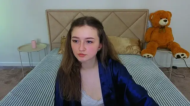 Snapshot of CyrenaLuxe chatting on 05/03/26, 11:49 CyrenaLuxe online show from 05/03/26, 11:49