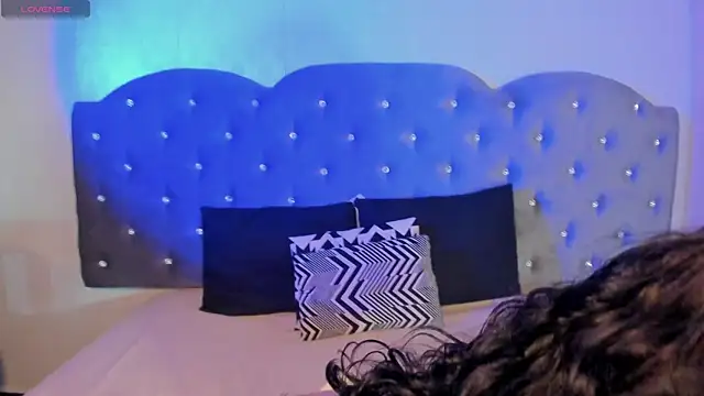 scarlett venom  online show from 04/22/26, 07:48