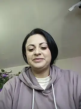 Juli castillo1 online show from 03/07/26, 03:42