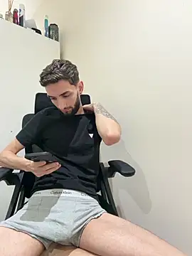 Juliann69Ramiro online show from 02/26/26, 09:25