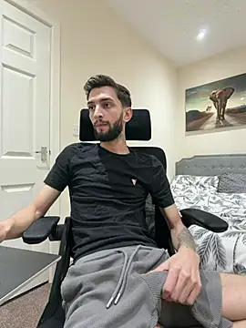 Juliann69Ramiro online show from 03/03/26, 09:21