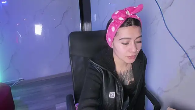 MiaFox 03 online show from 04/06/26, 02:29