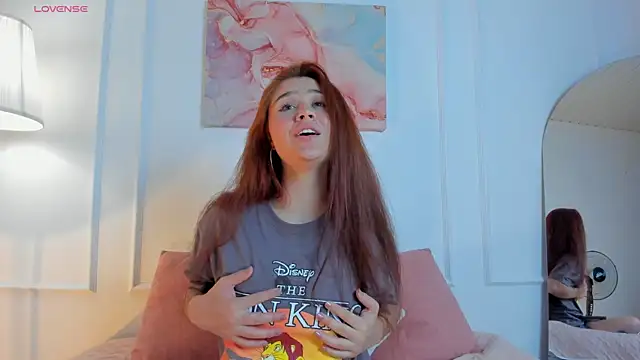 Amelia Saenz  online show from 03/25/26, 07:42