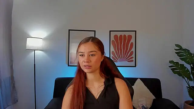 Snapshot of Amelia_Saenz_ chatting on 06/12/26, 07:46 Amelia Saenz online show from 06/12/26, 07:46