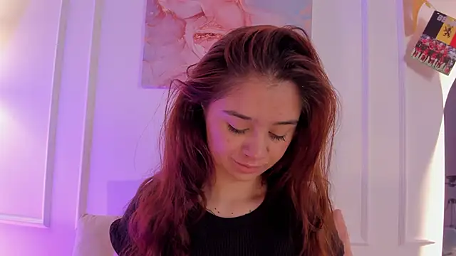 Snapshot of Amelia_Saenz_ chatting on 06/21/26, 11:35 Amelia Saenz online show from 06/21/26, 11:35