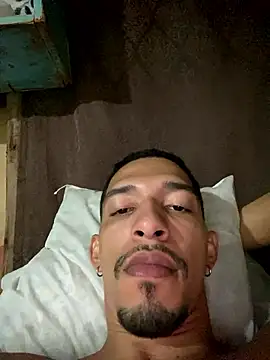 Snapshot of rocchw chatting on 01/08/26, 04:42 rocchw online show from 01/08/26, 04:42