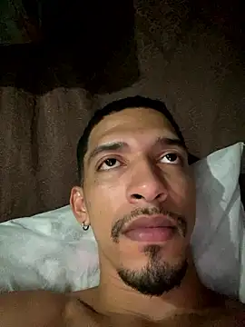 Snapshot of rocchw chatting on 01/12/26, 02:39 rocchw online show from 01/12/26, 02:39