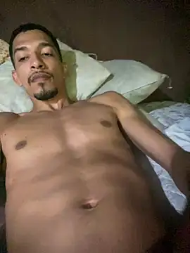 Snapshot of rocchw chatting on 01/14/26, 02:50 rocchw online show from 01/14/26, 02:50