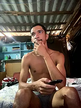 Snapshot of rocchw chatting on 01/14/26, 02:55 rocchw online show from 01/14/26, 02:55