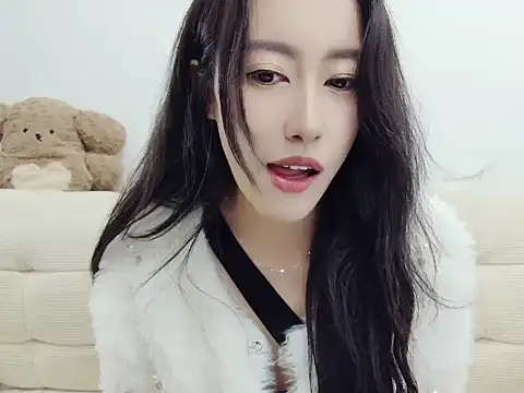 Snapshot of TXMIT chatting on 01/07/26, 11:23 TXMIT online show from 01/07/26, 11:23