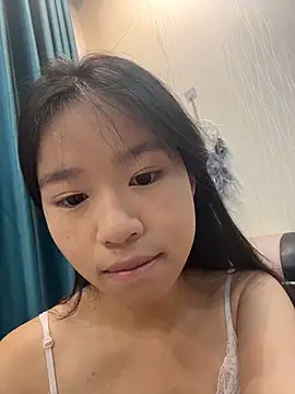 Snapshot of Kawaii-P chatting on 06/18/26, 04:33 Kawaii-P online show from 06/18/26, 04:33