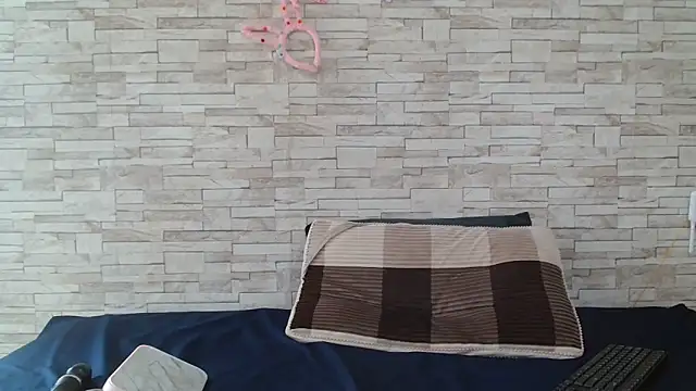 Yellowmellow01 online show from 04/19/26, 09:30