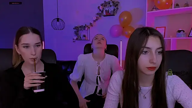 mila firee online show from 04/03/26, 08:12