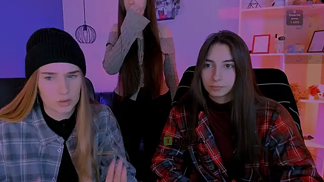 mila firee online show from 04/22/26, 08:50