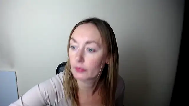 LiaSeass  online show from 12/14/25, 02:33