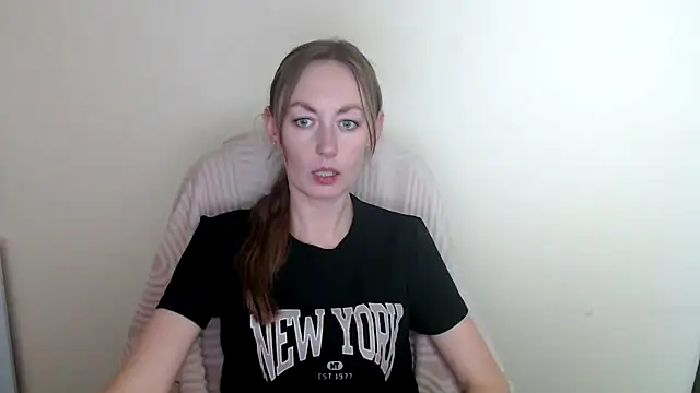 Snapshot of LiaSeass_ chatting on 05/03/26, 01:17 LiaSeass online show from 05/03/26, 01:17