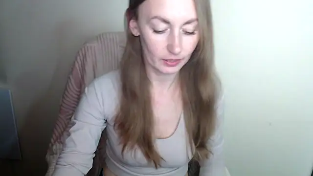 Snapshot of LiaSeass_ chatting on 05/08/26, 12:21 LiaSeass online show from 05/08/26, 12:21